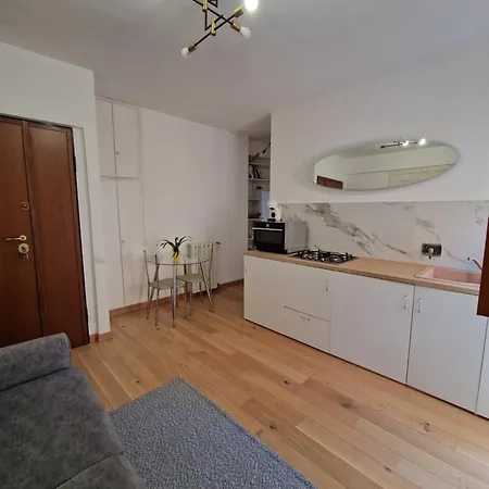 Center Modern Apartment *
